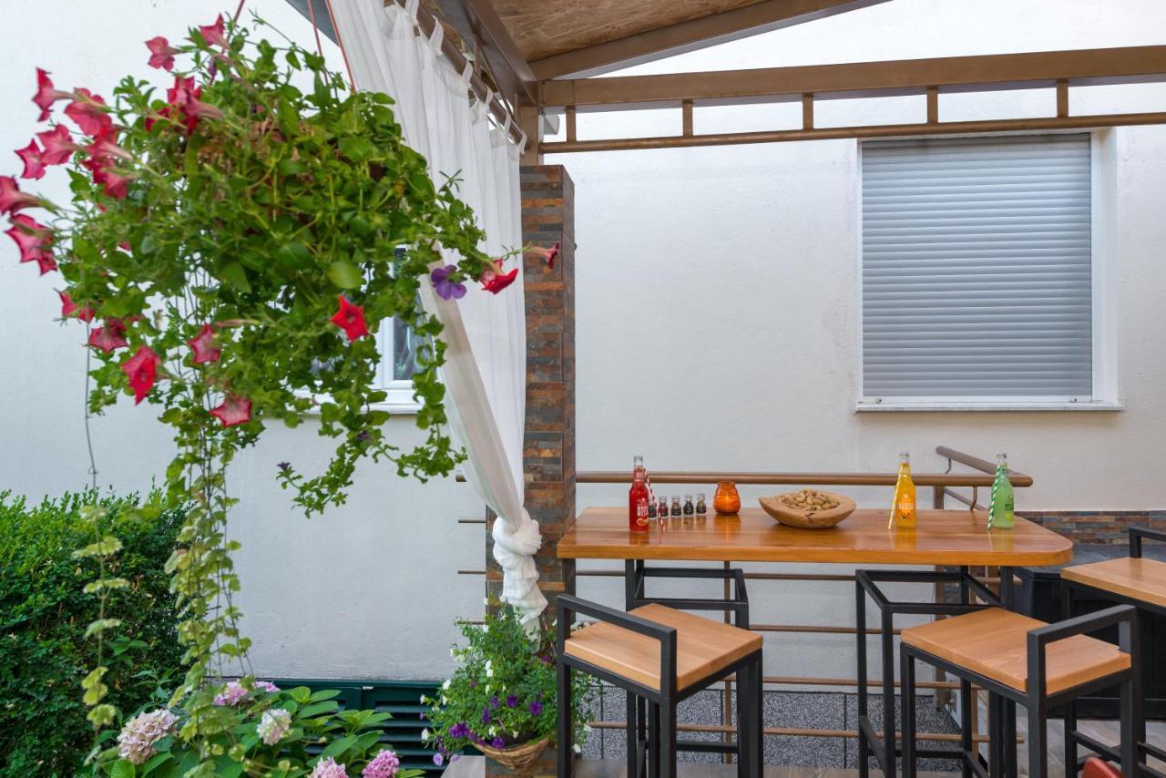 Summer Orchid - Spacious Duplex By The Beach & Ps5 Stobreč المظهر الخارجي الصورة
