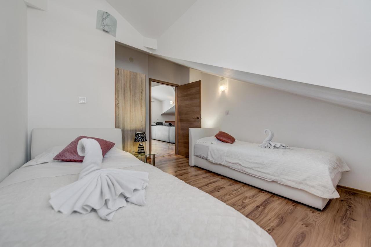 Summer Orchid - Spacious Duplex By The Beach & Ps5 Stobreč المظهر الخارجي الصورة
