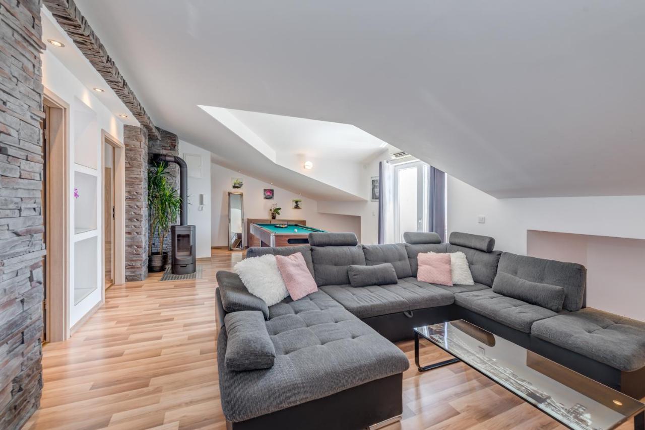 Summer Orchid - Spacious Duplex By The Beach & Ps5 Stobreč المظهر الخارجي الصورة